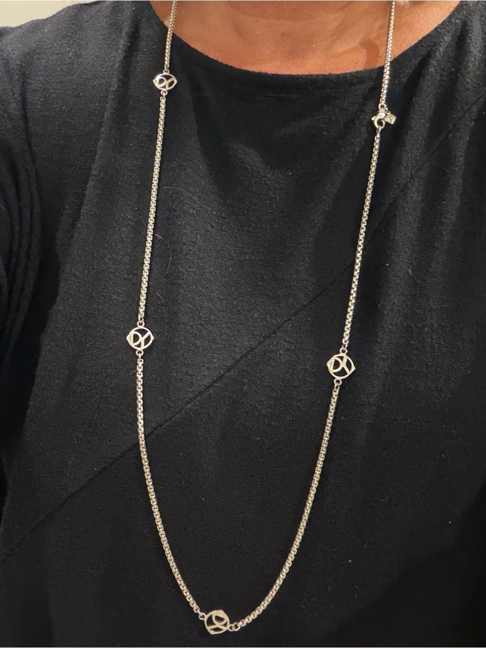 David Yurman Sterling Silver Long Station Necklace with Signature DY Design - Picture 2 of 4